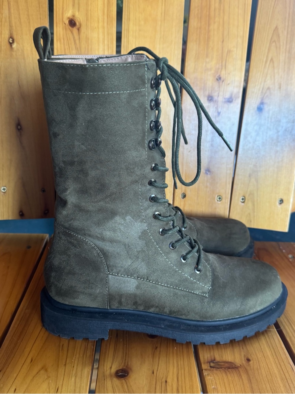 Women's Olive Lace-Up Suede Combat Boots